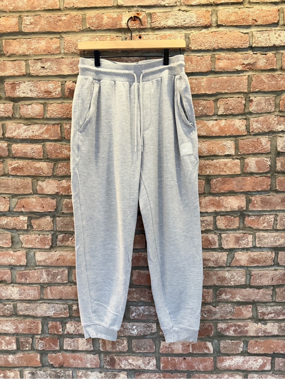 Alo Waffle Lounge Jogger in Heather Grey (M)